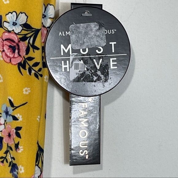 Almost Famous Yellow Floral Top - Picture 7 of 9